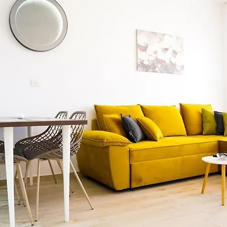 Apartment Infinity 819