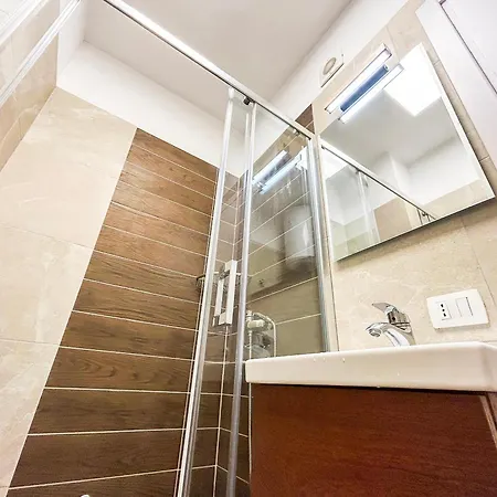 Infinity 819 Apartment *
